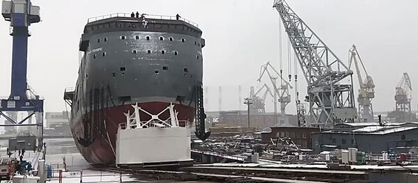 Nufilmuotas ledui atsparios platformos Šiaurės ašigalis nuleidimas Sankt Peterburge Nufilmuotas ledui atsparios platformos Šiaurės ašigalis nuleidimas Sankt Peterburge - Sputnik Lietuva