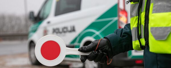 Полицейские контрольные посты на выезде из Вильнюса  - Sputnik Литва