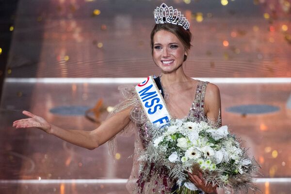 Красота по-французски: кто победил в конкурсе Мисс Франция – 2021 - Sputnik Литва
