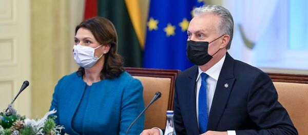 Президент Литвы Гитанас Науседа с женой Дианой Науседене - Sputnik Литва