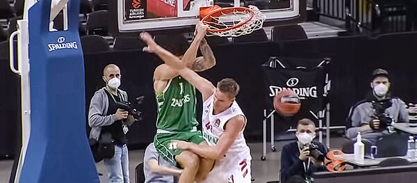 Каунасский Жальгирис играет с Мюнхенской Баварией в чемпионате Европы УЛЕБ  - Sputnik Литва