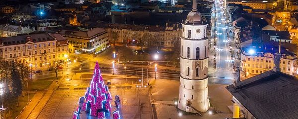 Главная рождественская елка в Вильнюсе Главная рождественская елка в Вильнюсе - Sputnik Lietuva