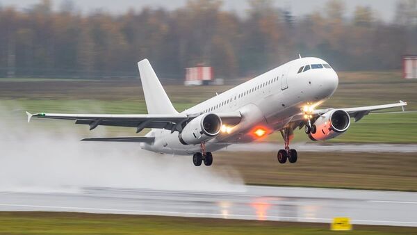 Взлет самолета в Вильнюсском аэропорту - Sputnik Литва