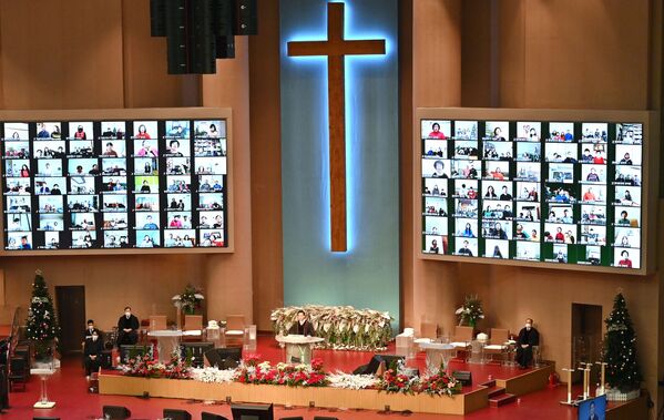 Онлайн-трансляции рождественского богослужения в церкви в Сеуле, Южная Корея  - Sputnik Lietuva
