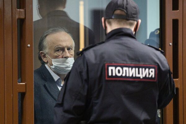Istorikas Sokolovas už nužudymą nuteistas kalėti 12,5 metų Istorikas Sokolovas už nužudymą nuteistas kalėti 12,5 metų - Sputnik Lietuva