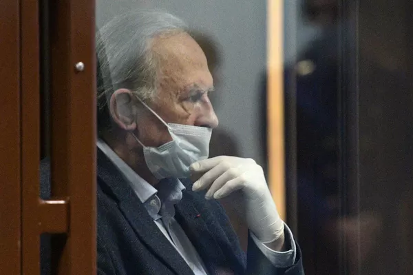 Istorikas Sokolovas už nužudymą nuteistas kalėti 12,5 metų Istorikas Sokolovas už nužudymą nuteistas kalėti 12,5 metų - Sputnik Lietuva