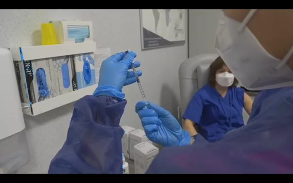 Santaros klinikose — pirmasis skiepas nuo koronaviruso Santaros klinikose — pirmasis skiepas nuo koronaviruso - Sputnik Lietuva