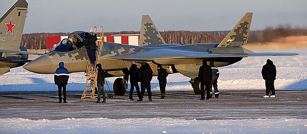 Первый серийный Су-57 в Толмачёво Первый серийный Су-57 в Толмачёво - Sputnik Lietuva
