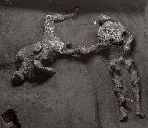 Обнаруженные скелеты людей во время раскопок в Помпеях  - Sputnik Lietuva