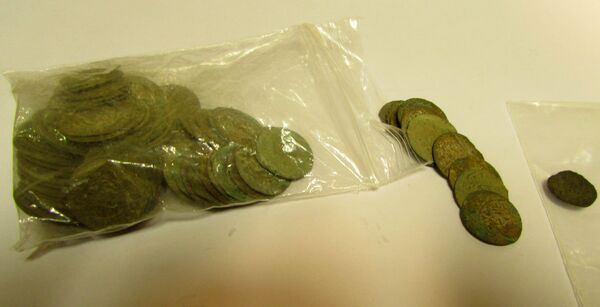 В Литве задержали партию антикварных монет В Литве задержали партию антикварных монет - Sputnik Литва