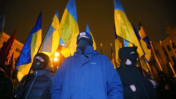 Участники митинга против коррупции в Киеве у здания администрации президента - Sputnik Литва