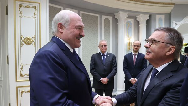 Встреча Президента Белоруссии Александра Лукашенко с Президентом Международной федерации хоккея Рене Фазелем - Sputnik Литва
