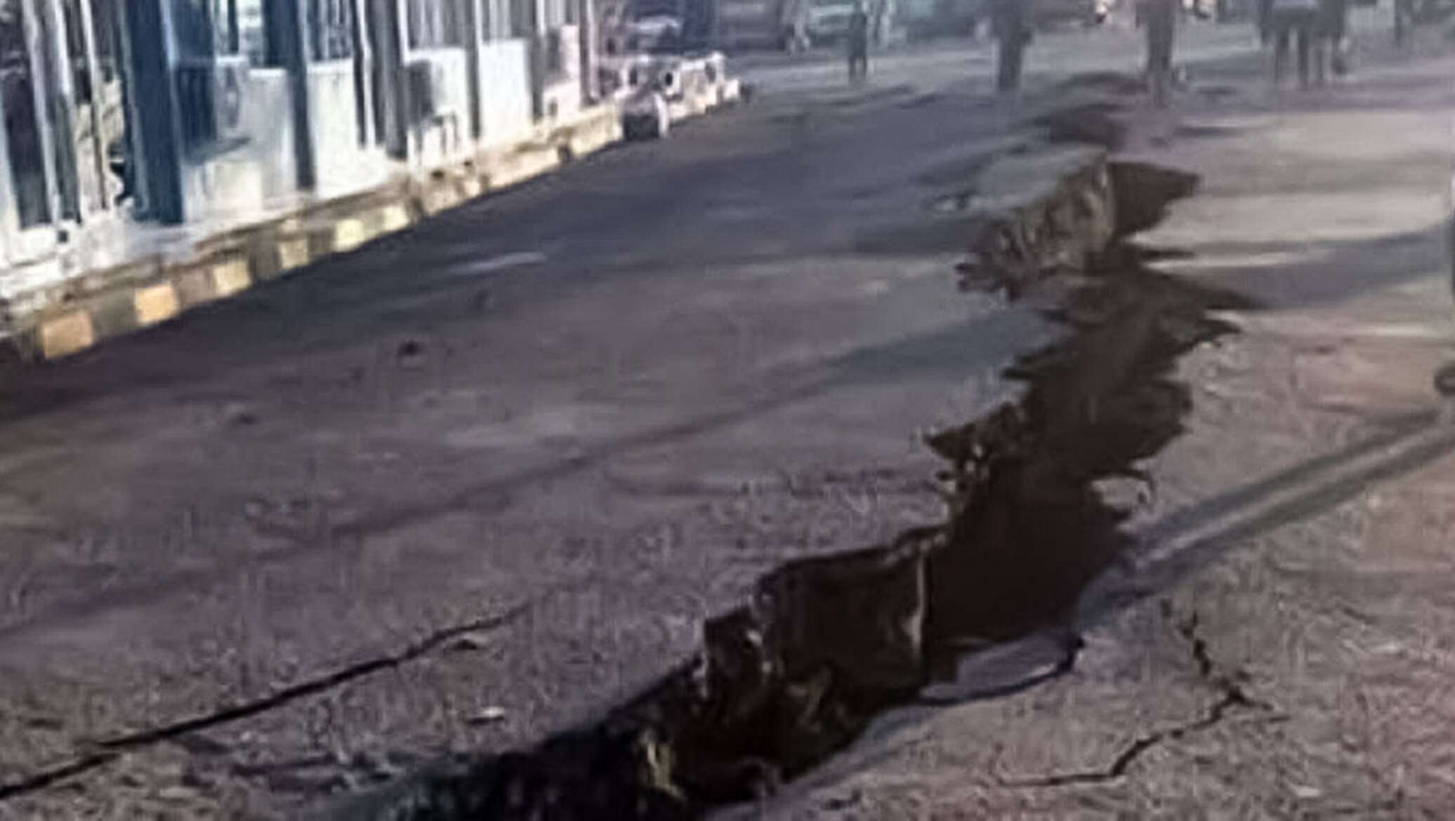Сильное землетрясение произошло в спарте. Землетрясение в Монголии 12 января 2021. Землетрясение на Алтае 2003. Последнее землетрясение в Иркутске. Монголия землетрясение вчера.