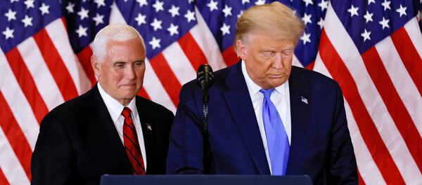 Президент США Дональд Трамп и вице-президент Майк Пенс Президент США Дональд Трамп и вице-президент Майк Пенс - Sputnik Lietuva