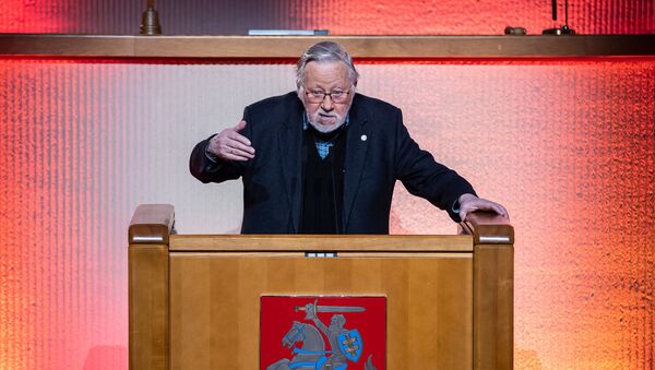 Литовский политик Витаутас Ландсбергис в Сейме  - Sputnik Литва