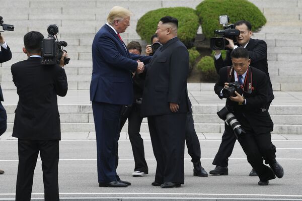 Встреча Трампа и Ким Чен Ына в КНДР - Sputnik Lietuva