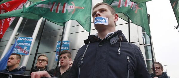 Протесты против блокировки аккаунтов в сети Facebook в Варшаве Протесты против блокировки аккаунтов в сети Facebook в Варшаве - Sputnik Lietuva