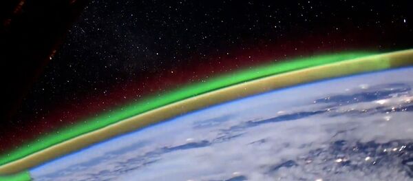 Внеземная красота: российский космонавт снял северное сияние - Sputnik Литва