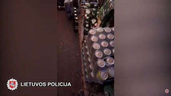 Полиция Литвы пресекла незаконную торговлю алкоголем - Sputnik Lietuva