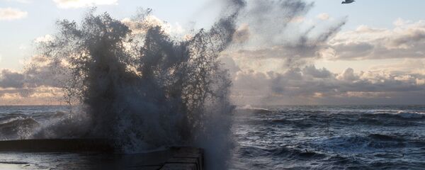 Большие волны на Черном море Большие волны на Черном море - Sputnik Lietuva