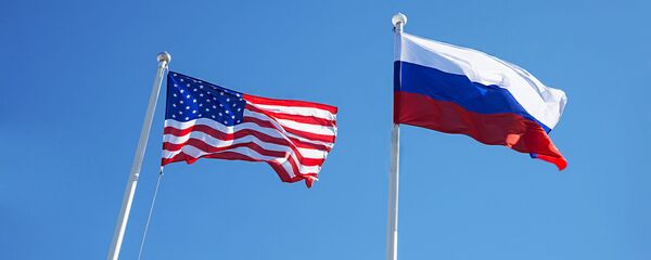 Американский и российский флаги - Sputnik Lietuva