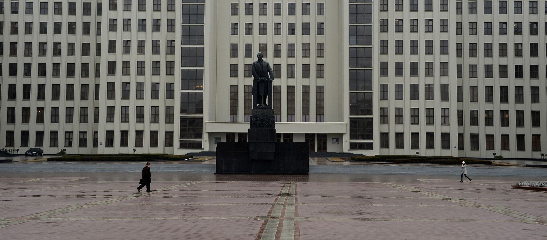 Дома правительства в Минске, где мужчина совершил акт самосожжения  - Sputnik Lietuva, 1920, 04.05.2021