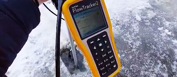 Parodyta, kaip žiemą atliekami matavimai Lietuvos upėse Parodyta, kaip žiemą atliekami matavimai Lietuvos upėse - Sputnik Lietuva