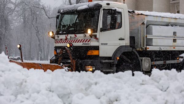 Уборка снега в Вильнюсе - Sputnik Литва
