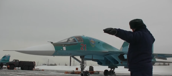 Занятия на симуляторе Су-34  - Sputnik Литва