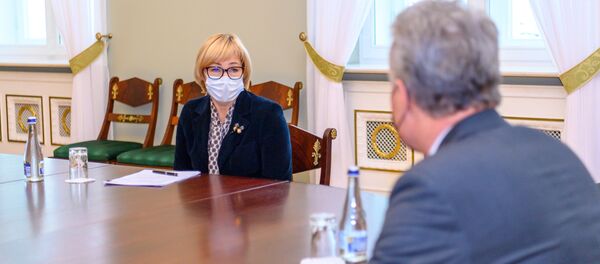 Lietuvos prezidentas Gitanas Nausėda su švietimo, mokslo ir sporto ministre Jurgita Šiugždiniene Lietuvos prezidentas Gitanas Nausėda su švietimo, mokslo ir sporto ministre Jurgita Šiugždiniene - Sputnik Lietuva