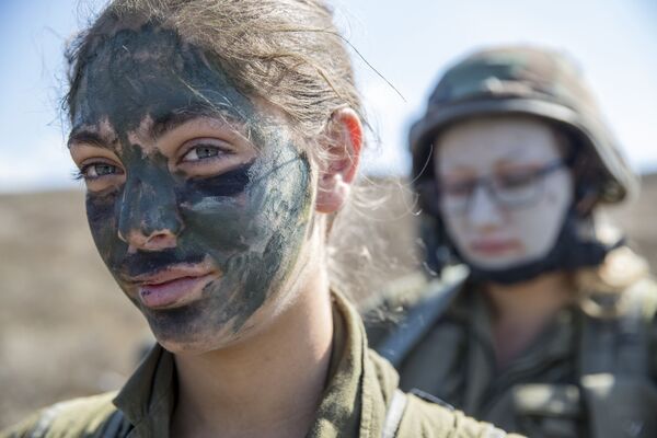 Израильские военнослужащие-женщины - Sputnik Литва