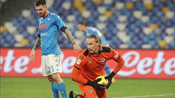 Крапикас на стадионе Диего Марадоны пропустил четыре от Наполи - Sputnik Литва