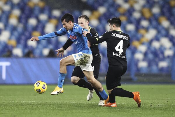 Крапикас на стадионе Диего Марадоны пропустил четыре от Наполи - Sputnik Литва