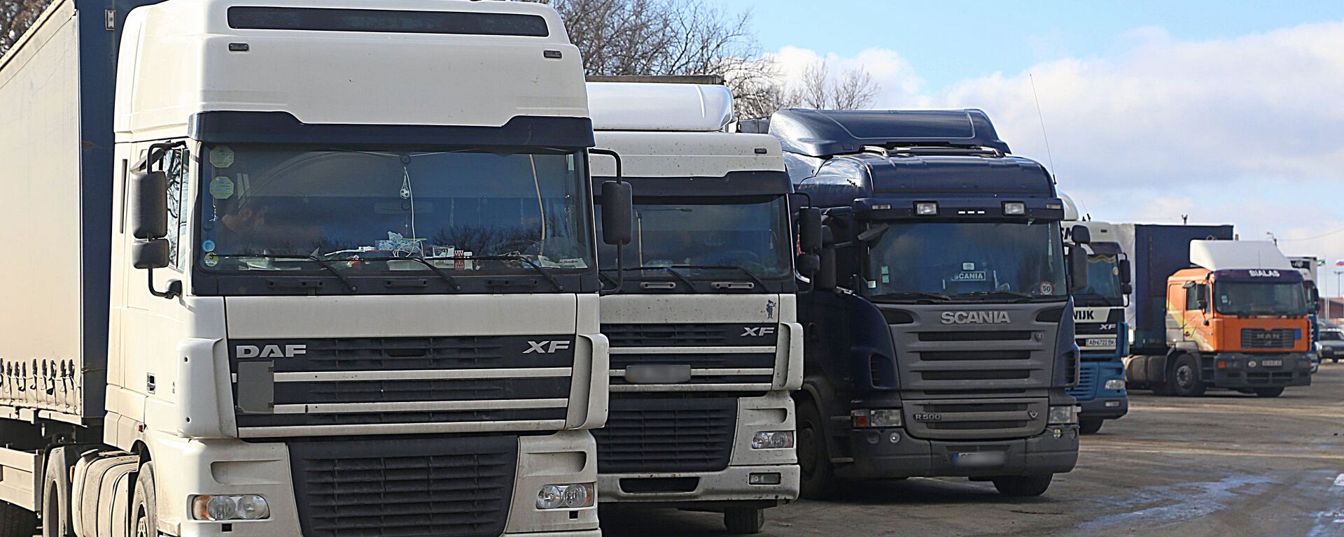 Грузовые автомобили - Sputnik Литва, 1920, 10.04.2025