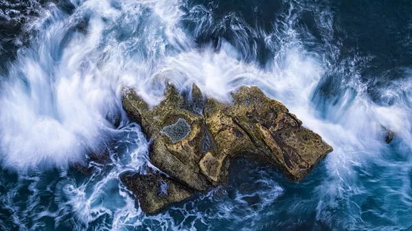 Снимок британского фотографа David Newton, победившего в категории Islands конкурса 2020 Travel Photographer of the Year Снимок британского фотографа David Newton, победившего в категории Islands конкурса 2020 Travel Photographer of the Year - Sputnik Lietuva