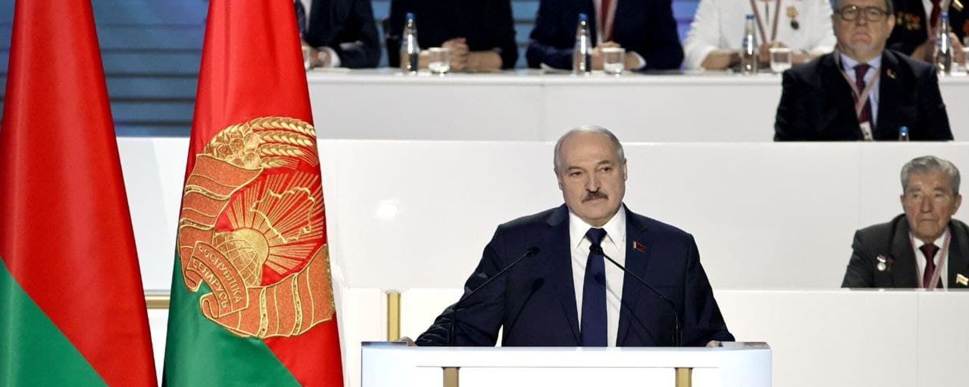 Президент Белоруссии Александр Лукашенко выступает на VI Всебелорусском народном собрании - Sputnik Литва, 1920, 24.04.2021