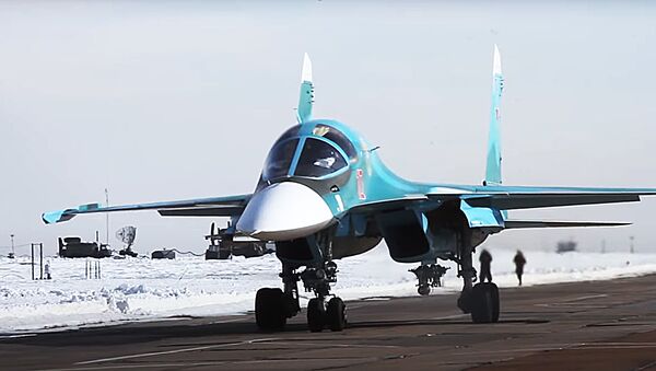 Полеты Су-34 в Курганской области - Sputnik Литва