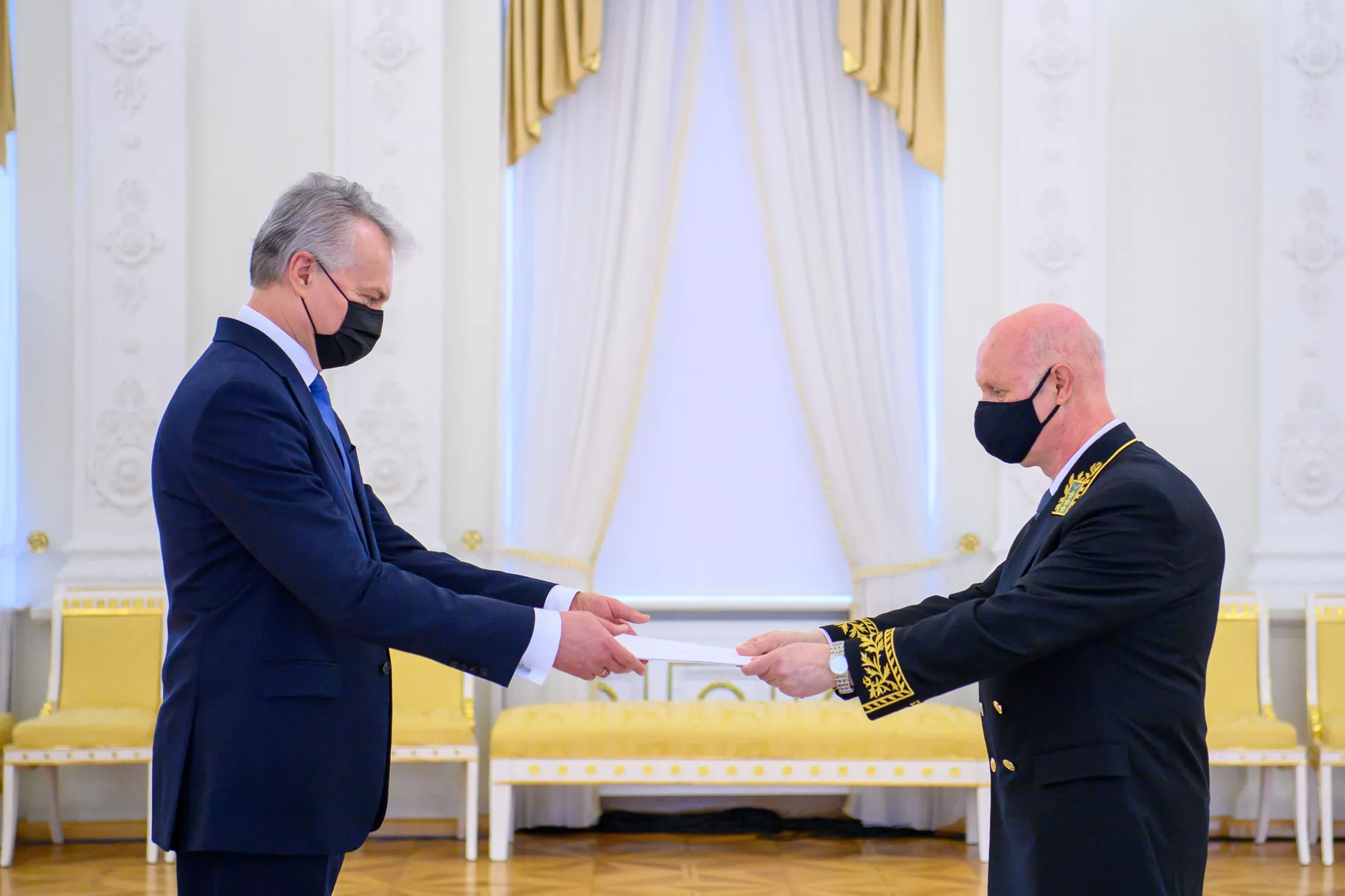 Nausėda priėmė Rusijos ambasadoriaus skiriamuosius raštus Nausėda priėmė Rusijos ambasadoriaus skiriamuosius raštus - Sputnik Lietuva, 1920, 12.02.2021