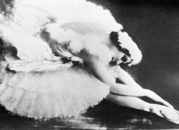 Первая исполнительница Умирающего лебедя великая русская балерина Анна Павлова - Sputnik Литва
