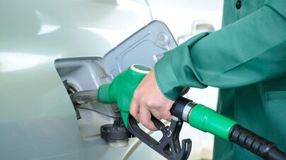 Заправка автомобиля на АЗС