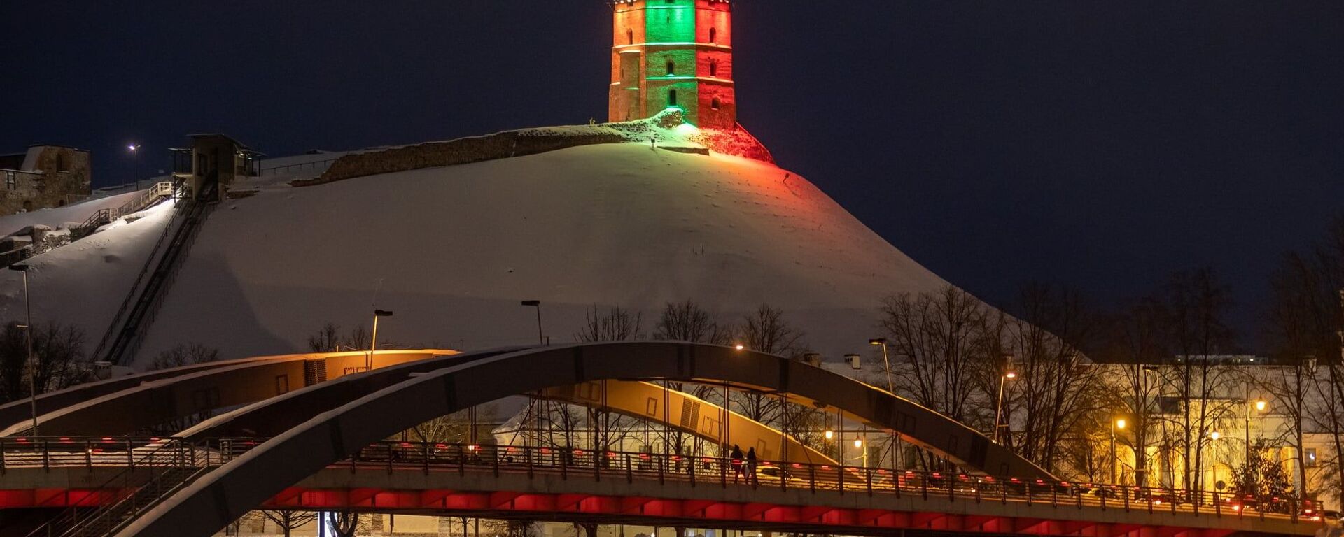 Праздничная подсветка Вильнюса в День восстановления Литовского государства - Sputnik Литва, 1920, 16.02.2021