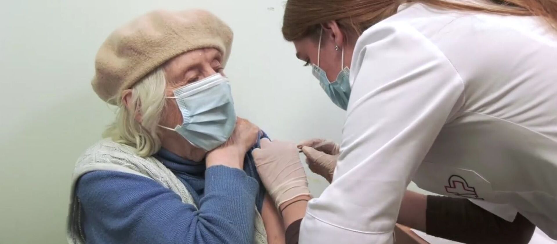 На видео показали вакцинацию пожилых людей в Вильнюсе - Sputnik Lietuva, 1920, 18.02.2021