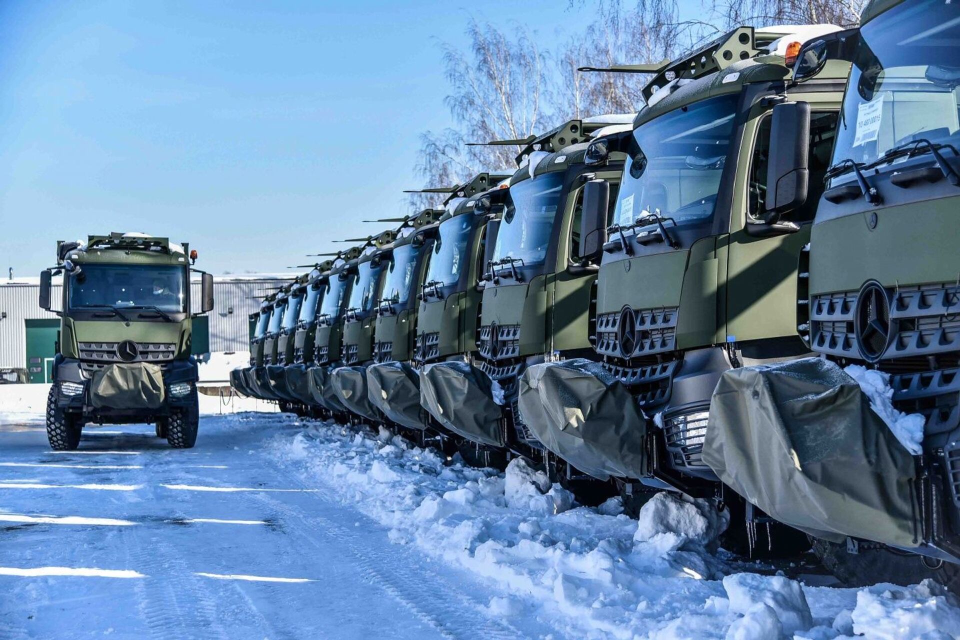 Вооруженные силы Литвы получили 15 немецких грузовиков - Sputnik Литва, 1920, 22.02.2021