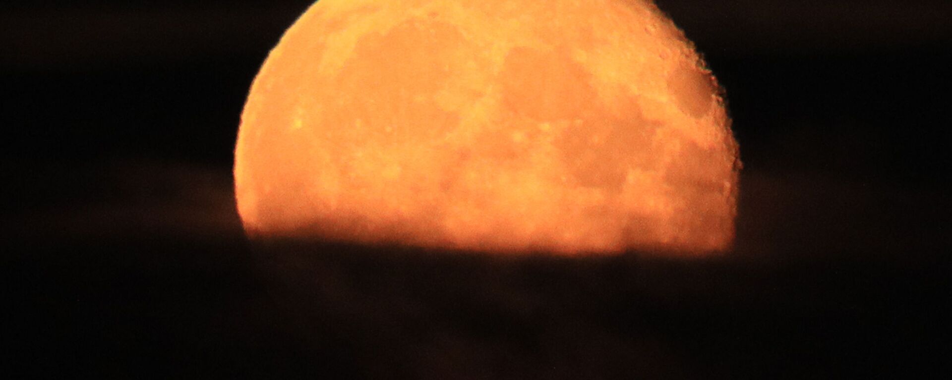 Восход полной луны - Sputnik Литва, 1920, 20.09.2021
