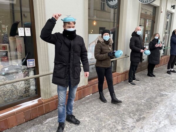 Акция протеста владельцев и сотрудников закрытых на фоне пандемии баров, ресторанов и ночных клубов в Вильнюсе - Sputnik Литва