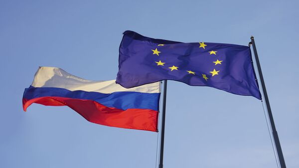 Флаги России и Евросоюза - Sputnik Литва