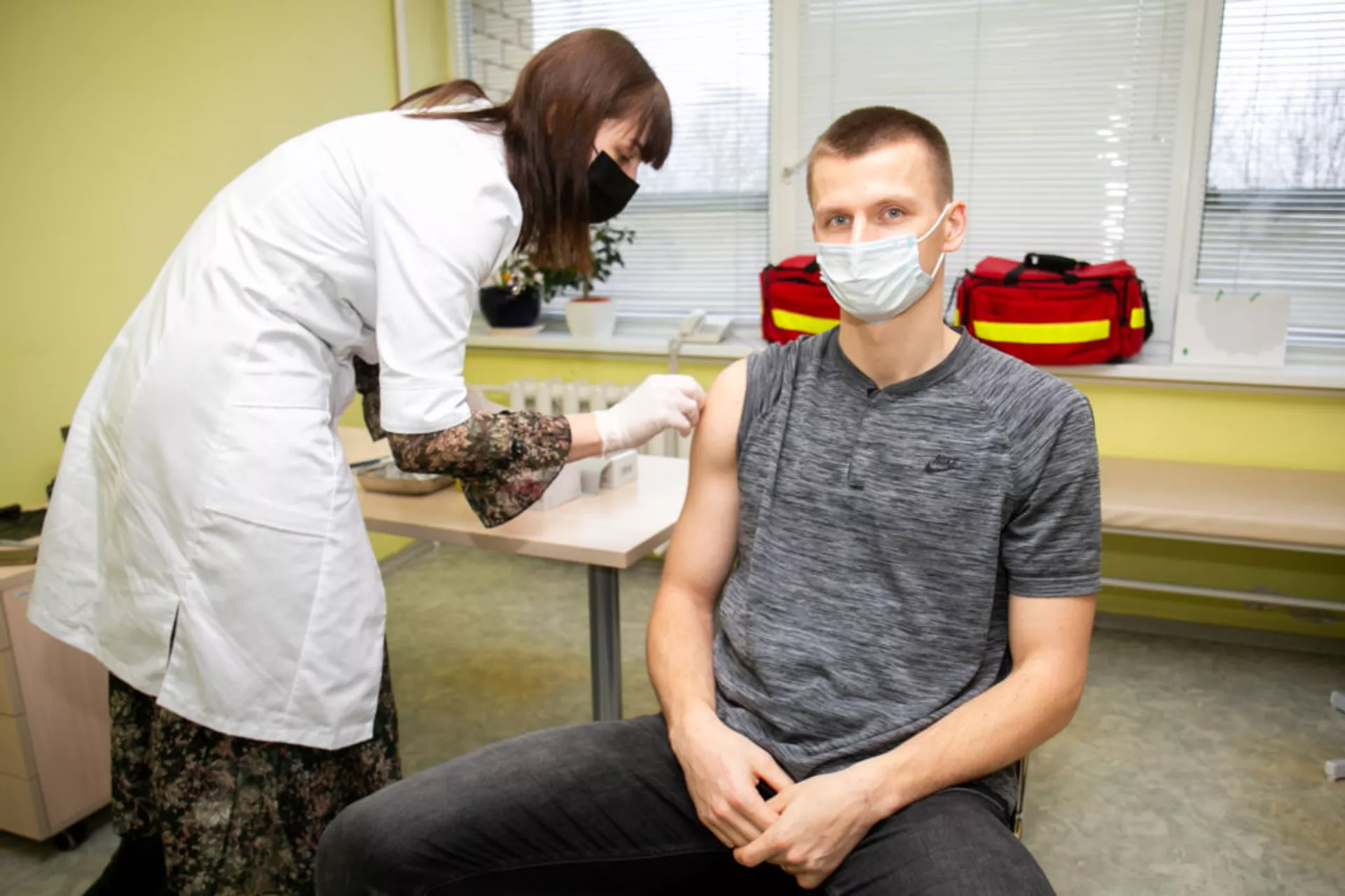 Литовский баскетболист Арнас Буткявичюс вакцинировался от коронавируса - Sputnik Lietuva, 1920, 12.05.2021