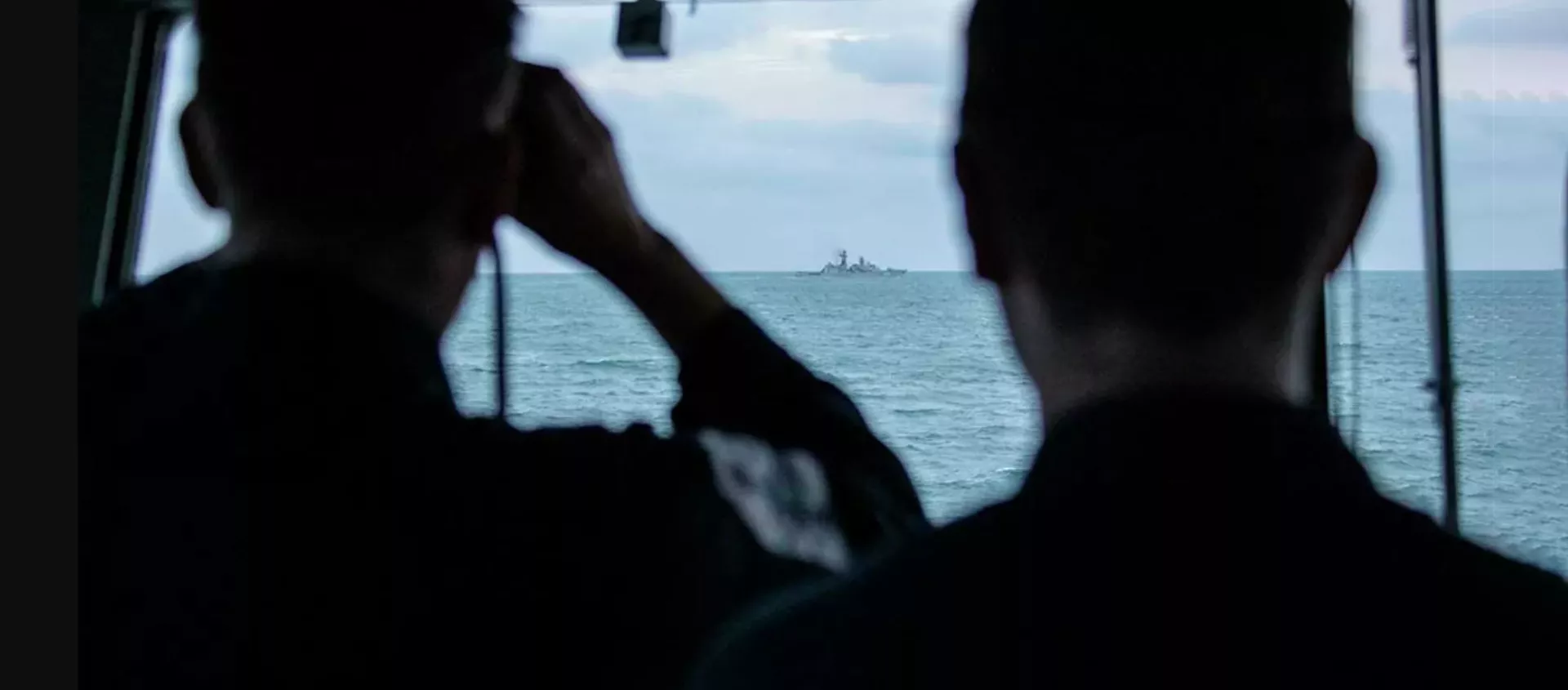Britanijos patrulinis laivas HMS Mersey palydėjo trijų laivų būrį iš Rusijos Baltijos jūros laivyno, kurie plaukė palei Britanijos pakrantę prie Lamanšo sąsiaurio - Sputnik Lietuva, 1920, 02.03.2021