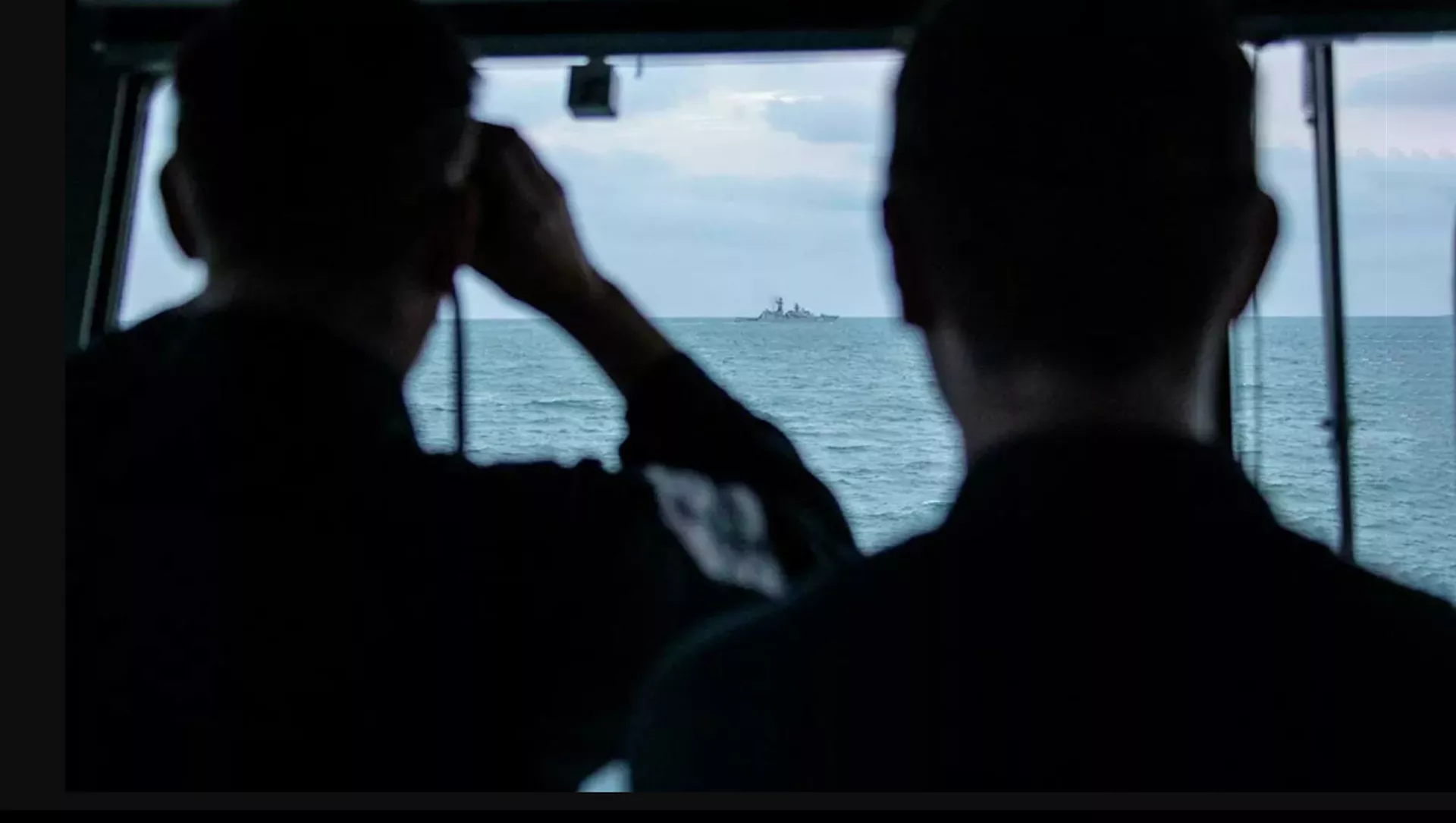 Britanijos patrulinis laivas HMS Mersey palydėjo trijų laivų būrį iš Rusijos Baltijos jūros laivyno, kurie plaukė palei Britanijos pakrantę prie Lamanšo sąsiaurio