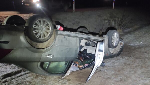 В Вильнюсском районе пьяный водитель перевернулся на авто Ford Mondeo - Sputnik Литва